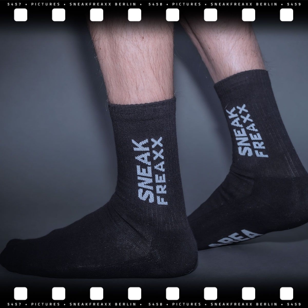 SMELLY AREA Socken Schwarz