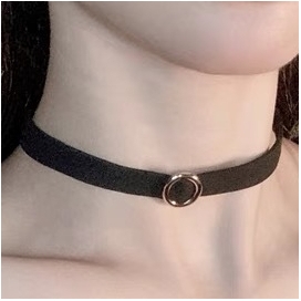 N331 Golden Ring Velvet Collar