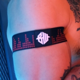 EQUALIZER ARMBAND Red