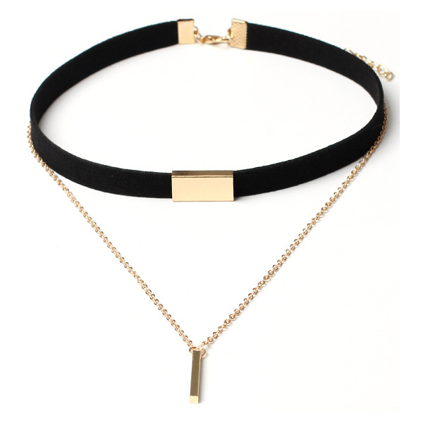 Choker van suedechock